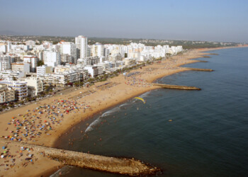 Já pode ser consultado o estudo de impacte ambiental para reestruturar molhes de Quarteira
