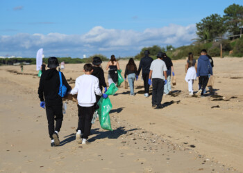 Ação de limpeza de praias recolhe mais de 140 quilos de lixo em Vale do Lobo
