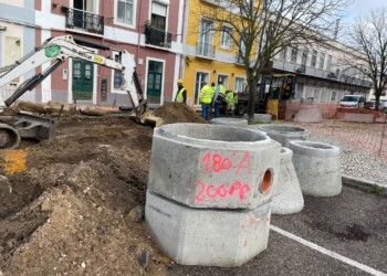 Serviços Municipalizados de Setúbal investem 130 mil euros na requalificação da rede de drenagem na frente ribeirinha