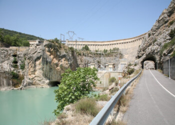 Endesa compra carteira de centrais hidroelétricas em Espanha à Acciona Energía