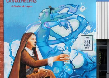 Carvalhelhos elimina cor das tampas das garrafas para aumentar compromisso ambiental