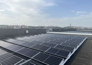 Greenvolt instala 1.275 painéis fotovoltaicos na cobertura do Almada Forum
