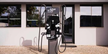 Instalados novos postos de carregamento para reforçar mobilidade elétrica do grupo Brisa e da GNR