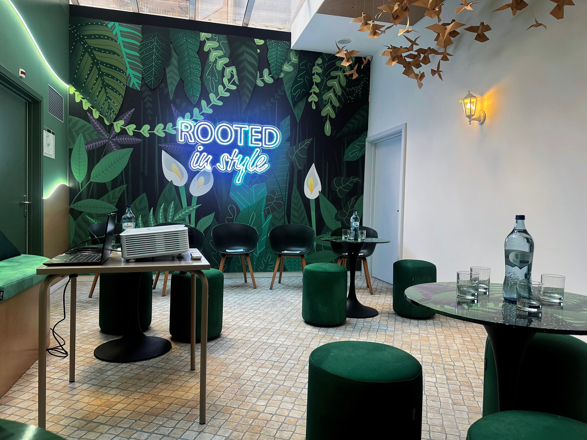 Epson e Ibis Styles apresentam projeto que coloca a economia circular no centro do design de interiores e da hotelaria