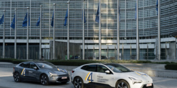 Polestar em manifestação silenciosa em Bruxelas contra decisão da UE em reduzir meta de veículos elétricos