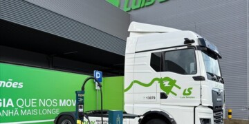REMO e Luís Simões impulsionam eletrificação do transporte rodoviário de pesados