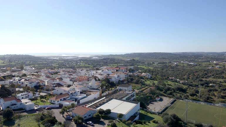 EMARP avança com substituição de conduta de abastecimento de água na Estrada da Fonte na Mexilhoeira Grande