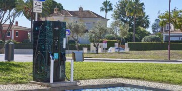 Funcionamento pleno dos carregadores elétricos da Inframoura regista crescimento significativo em 2025