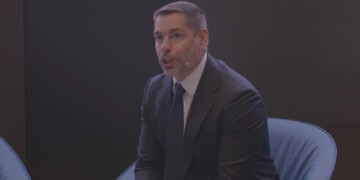 Repsol defende que descarbonização tem de ser compatível com competitividade industrial