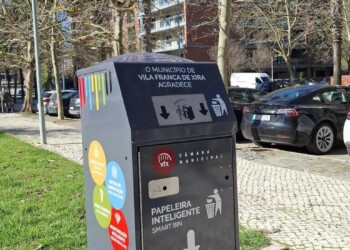 Concelho de Vila Franca de Xira instala papeleiras inteligentes