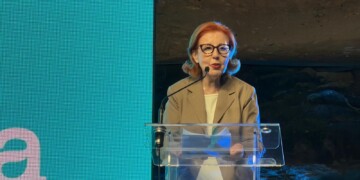 Governo prevê fim dos sacos de plástico leves a partir de 1 de julho de 2027